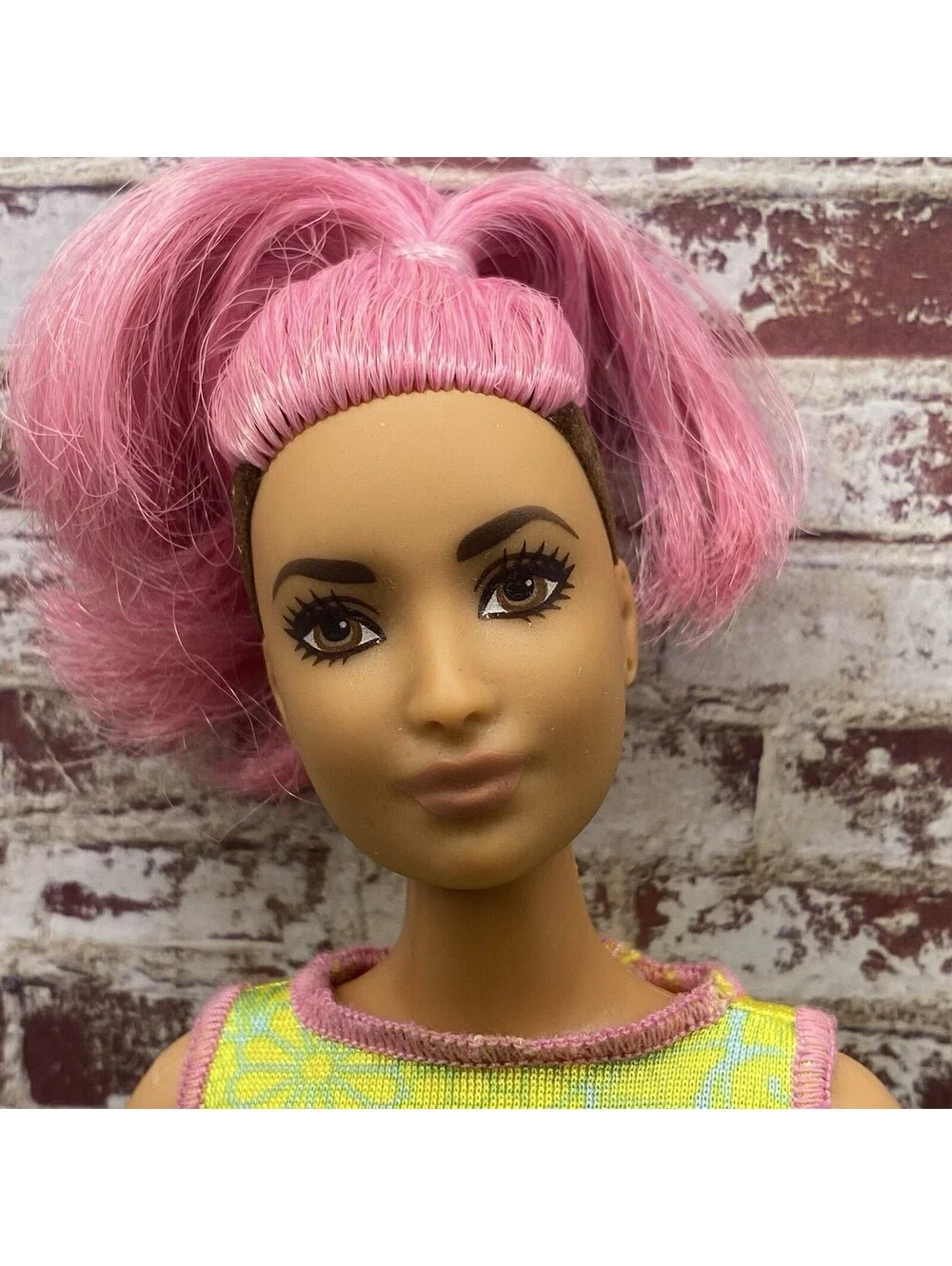 Barbie Fashionistas Doll #95 FJF55 Pink  Undercut Hair Curvy Lime Green DressB20